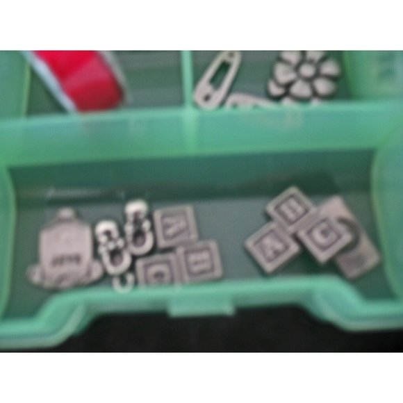 Lot of Pewter Charms and Ribbons for Scrapbooking - Picture 4 of 6